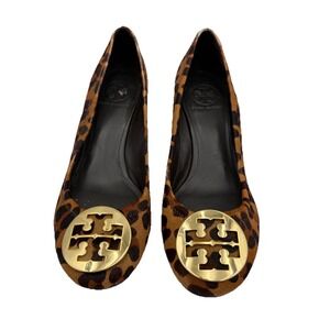 Tory Burch Sally Leopard Calf Hair Wedge Pumps 9M Gold Logo Medallion READ
